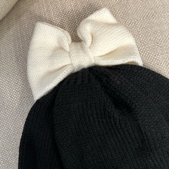 NWT NEW Kate Spade Winter Knit Hat Colorblock Bow Beanie Black White One Size - Picture 3 of 6
